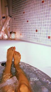 Nastia Liukin feet photo thumbnail