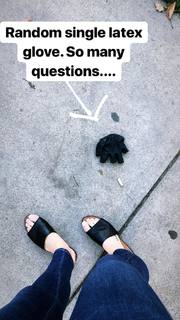 Laura Vandervoort feet photo thumbnail