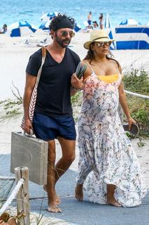 Eva Longoria feet photo thumbnail