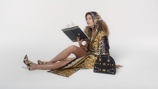 Gisele Bündchen feet photo thumbnail