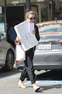 Lea Michele feet photo thumbnail