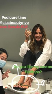 Kelly Bensimon feet photo thumbnail