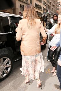 Chrissy Teigen feet photo thumbnail