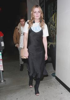 Mischa Barton feet photo thumbnail