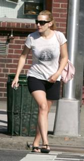 Kate Winslet feet photo thumbnail