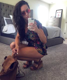 Chelsea Green feet photo thumbnail