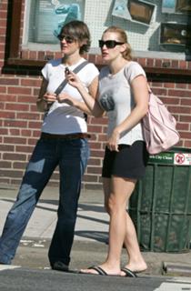 Kate Winslet feet photo thumbnail
