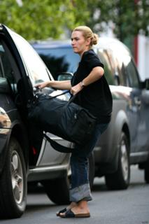 Kate Winslet feet photo thumbnail
