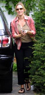 Kate Winslet feet photo thumbnail