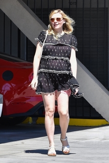 Kirsten Dunst feet photo thumbnail
