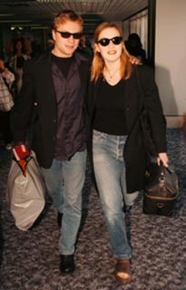 Kate Winslet feet photo thumbnail
