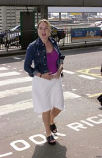 Kate Winslet feet photo thumbnail