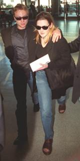 Kate Winslet feet photo thumbnail