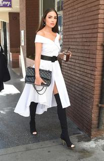 Olivia Culpo feet photo thumbnail