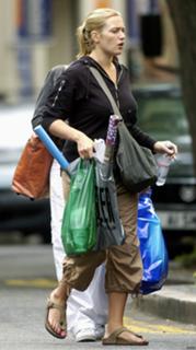 Kate Winslet feet photo thumbnail