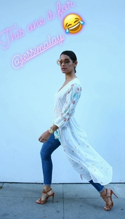 Rocsi Diaz feet photo thumbnail