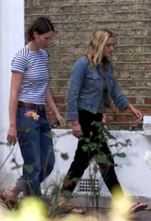 Kate Winslet feet photo thumbnail