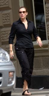 Kate Winslet feet photo thumbnail