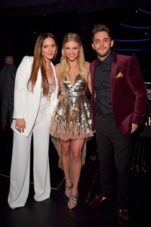 Kelsea Ballerini feet photo thumbnail