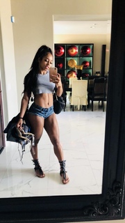 Qimmah Russo feet photo thumbnail
