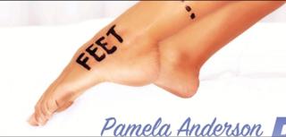 Pamela Anderson feet photo thumbnail