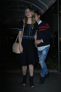 Mischa Barton feet photo thumbnail