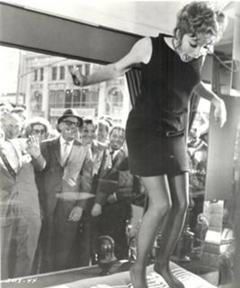 Shirley MacLaine feet photo 4