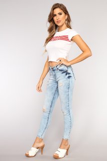 Kara Del Toro feet photo thumbnail