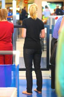 Kate Winslet feet photo thumbnail
