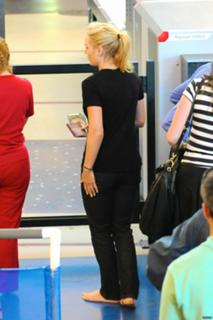 Kate Winslet feet photo thumbnail