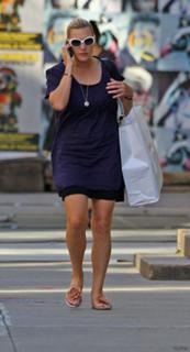 Kate Winslet feet photo thumbnail