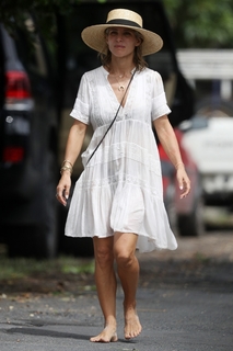 Elsa Pataky feet photo thumbnail