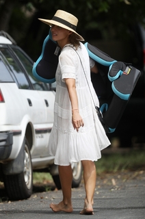 Elsa Pataky feet photo thumbnail