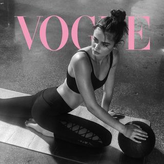Taylor Hill feet photo thumbnail