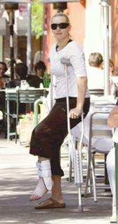 Kate Winslet feet photo thumbnail