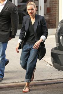 Kate Winslet feet photo thumbnail