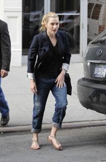 Kate Winslet feet photo thumbnail