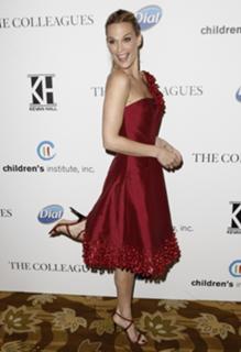 Molly Sims feet photo 1