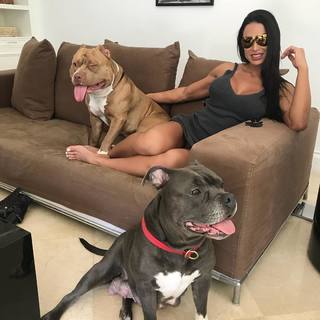 Gracyanne Barbosa feet photo thumbnail