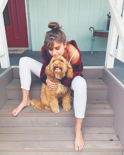 Taylor Hill feet photo thumbnail