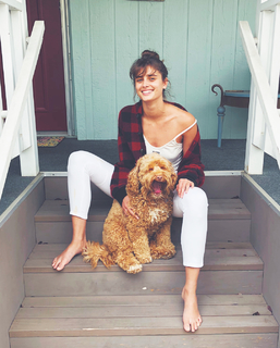 Taylor Hill feet photo thumbnail
