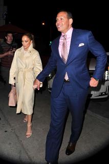 Jennifer Lopez feet photo thumbnail