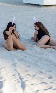 Claudia Romani feet photo thumbnail