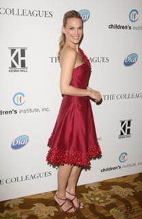 Molly Sims feet photo thumbnail