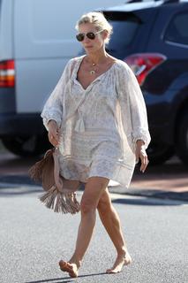 Elsa Pataky feet photo thumbnail