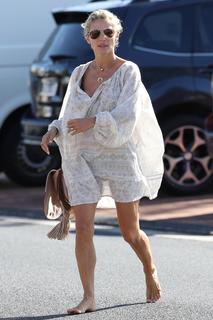Elsa Pataky feet photo thumbnail