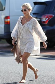 Elsa Pataky feet photo thumbnail