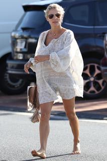 Elsa Pataky feet photo thumbnail