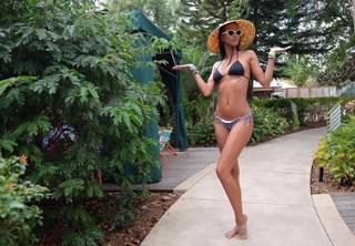 Lais Ribeiro feet photo thumbnail