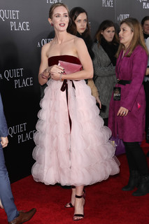 Emily Blunt feet photo thumbnail
